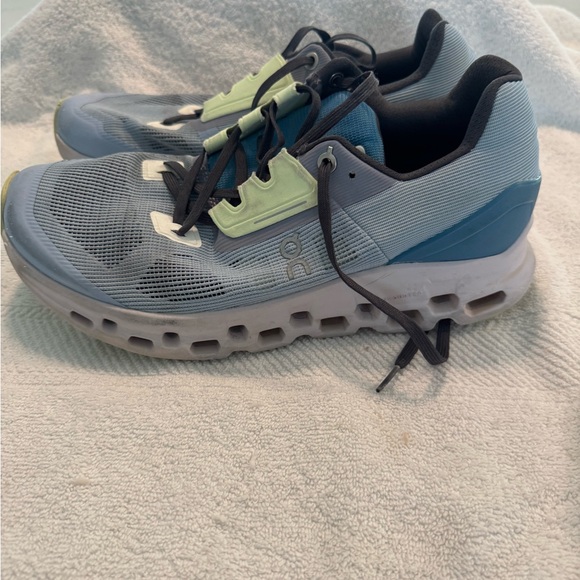 On Cloudstratus Running Shoes Sneakers 39.98658 Cloud Womens Size 9 On Cloud - Picture 1 of 15